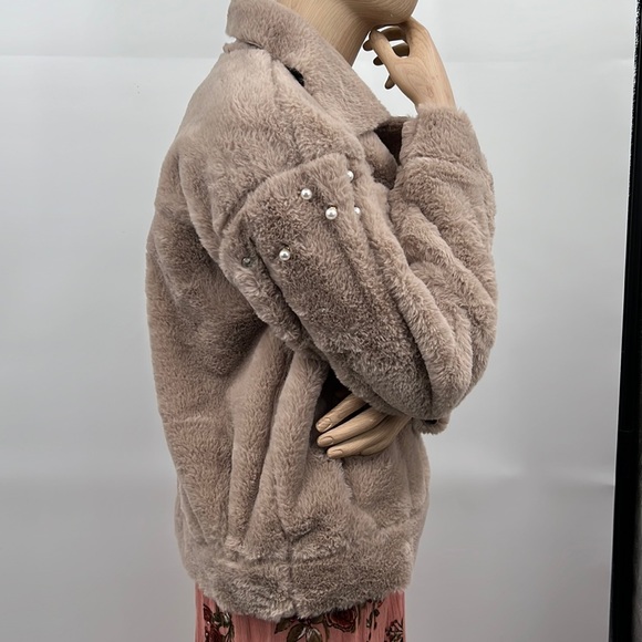 🆕Buckle-Mystree Faux Fur Raw Edge Soft Bomber Jacket Jeweled Sleeves Pockets - Picture 9 of 12